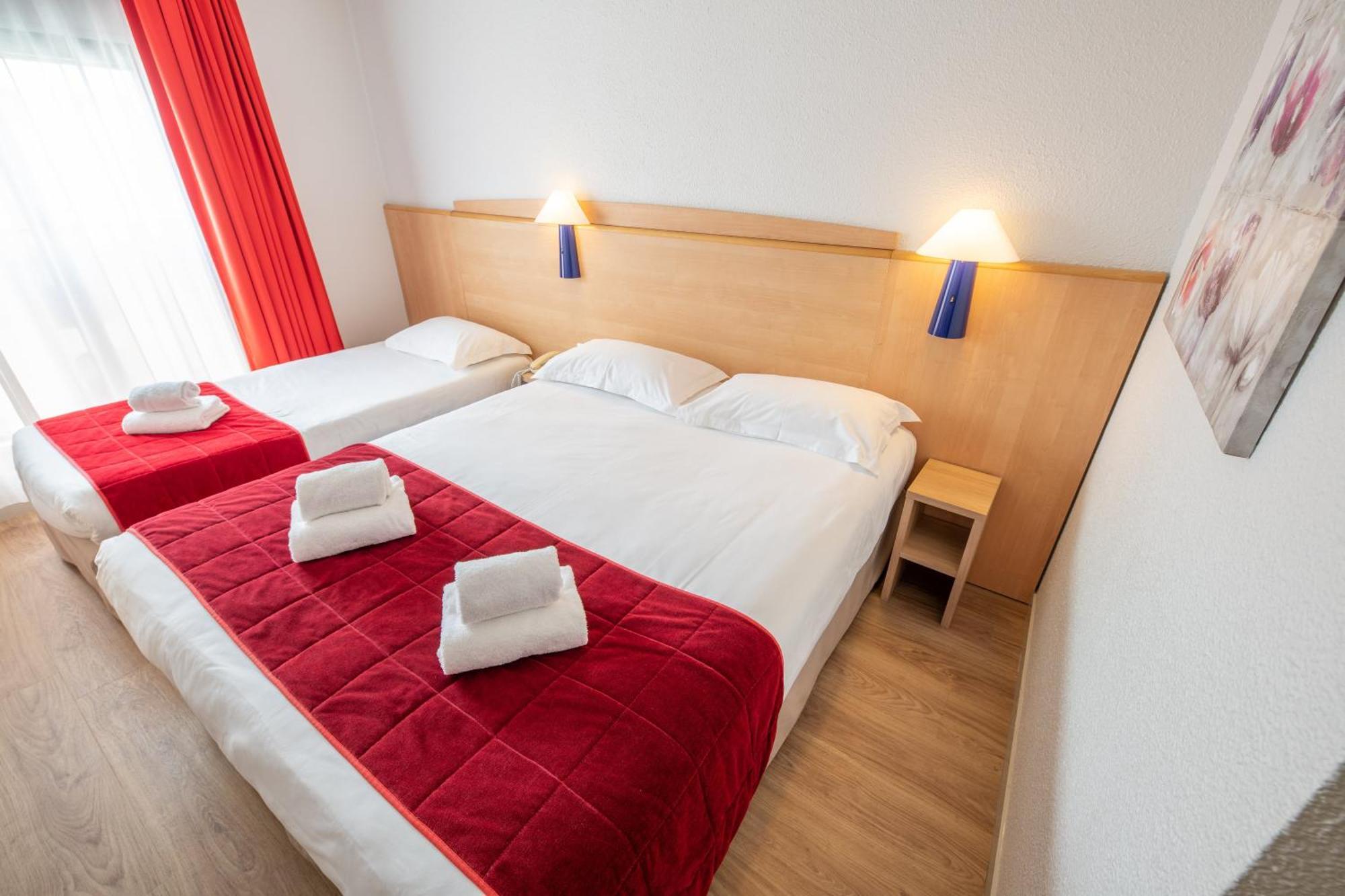 Hôtel Saint Laurent Nogent-sur-Seine Quarto foto